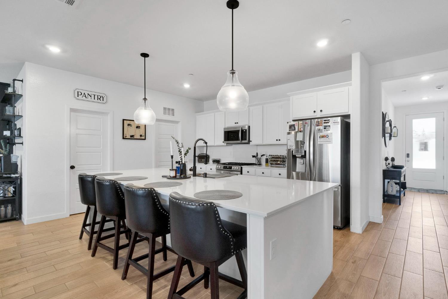 7081 W Ashcroft Ave, Fresno, CA 93723