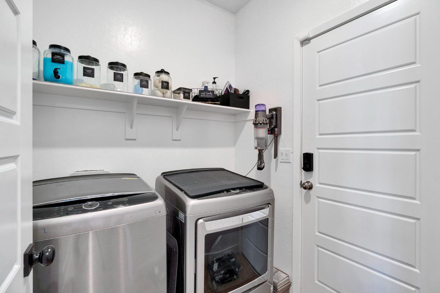 7081 W Ashcroft Ave, Fresno, CA 93723
