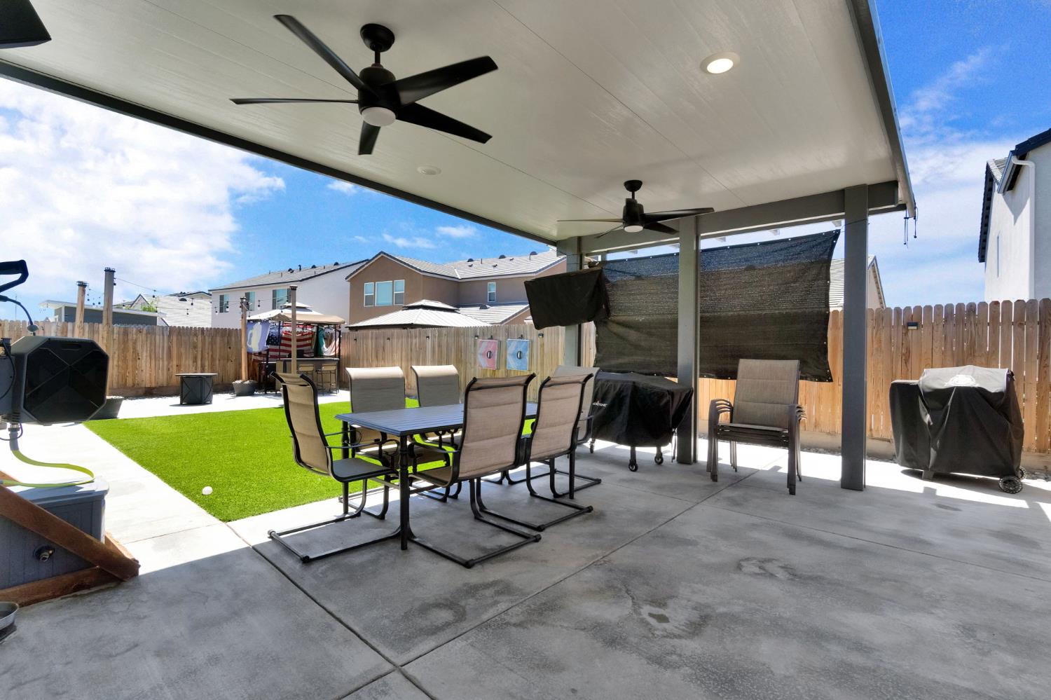 7081 W Ashcroft Ave, Fresno, CA 93723