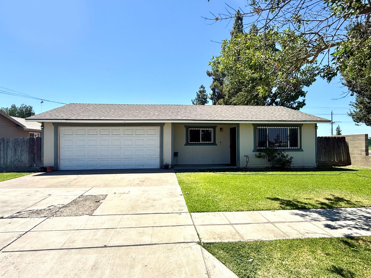439 W Geary St, Fresno, CA 93706