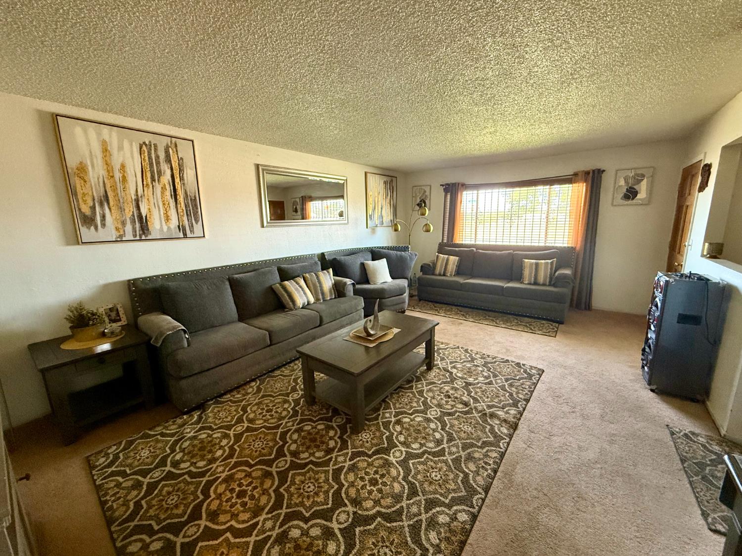 439 W Geary St, Fresno, CA 93706