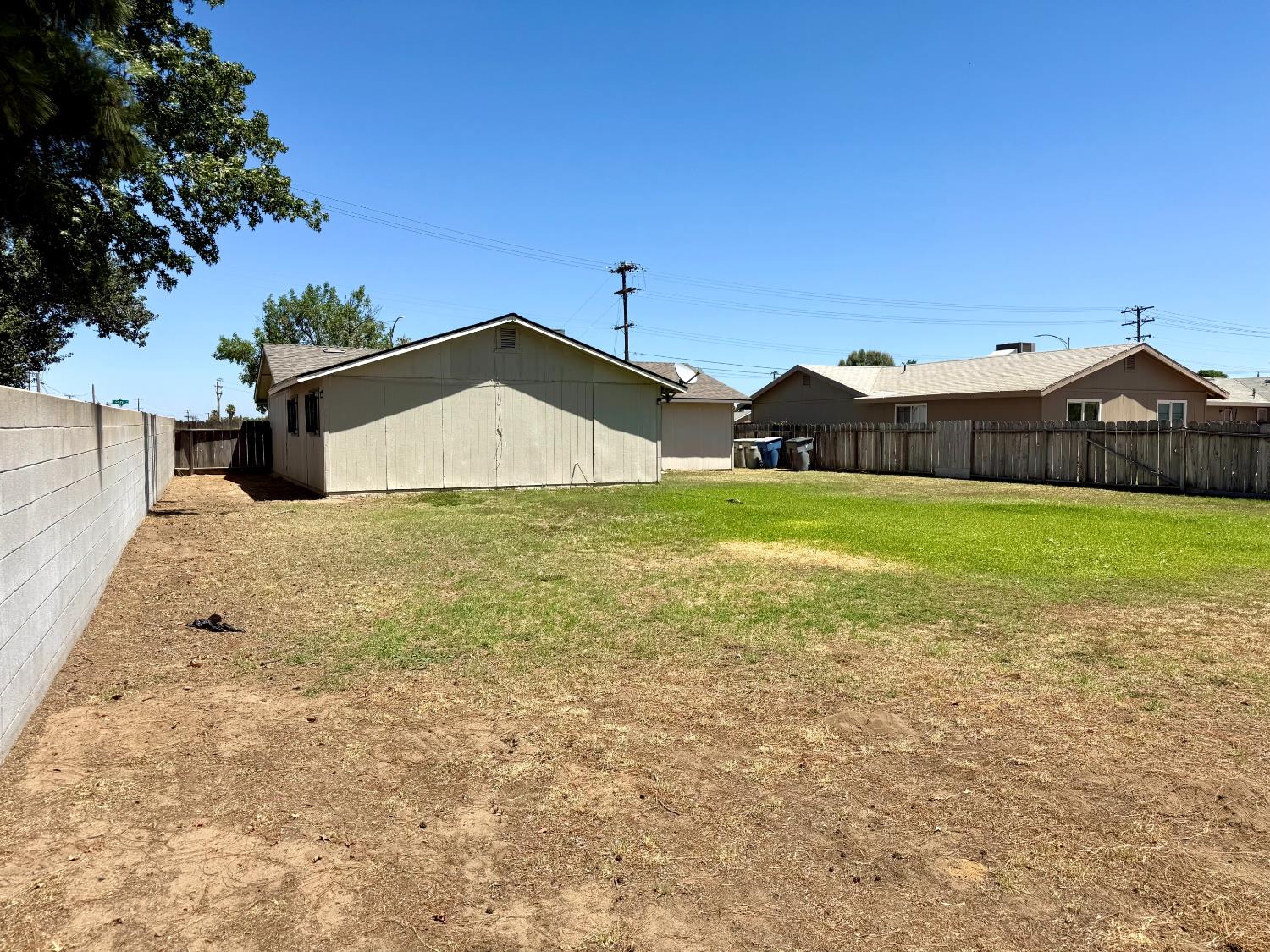 439 W Geary St, Fresno, CA 93706