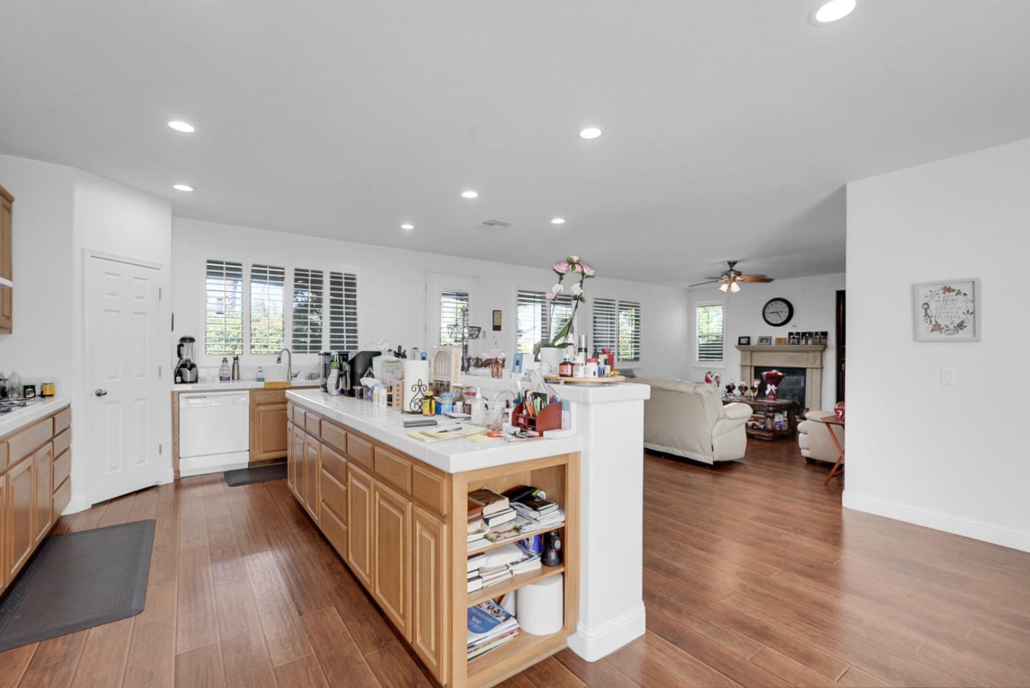 14005 Spyglass Cir, Chowchilla, CA 93610