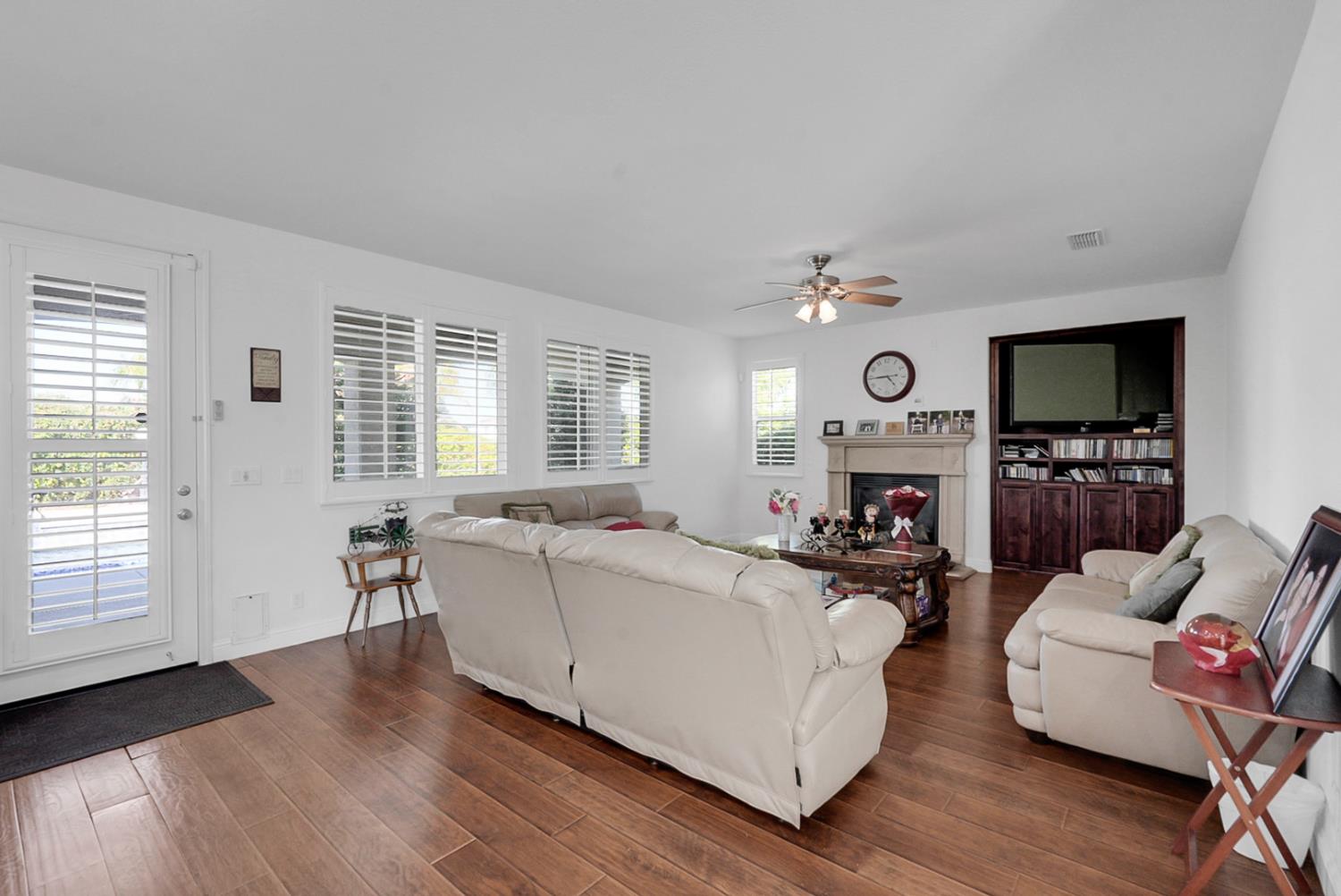 14005 Spyglass Cir, Chowchilla, CA 93610