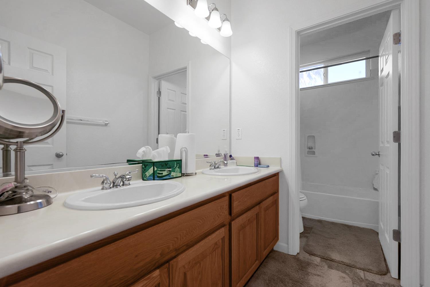 14005 Spyglass Cir, Chowchilla, CA 93610
