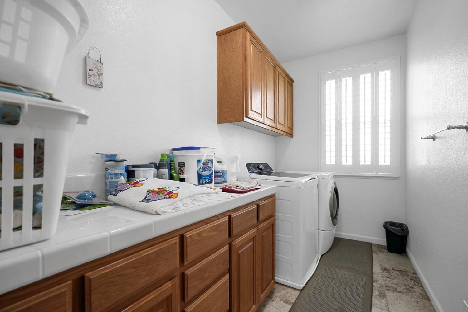 14005 Spyglass Cir, Chowchilla, CA 93610