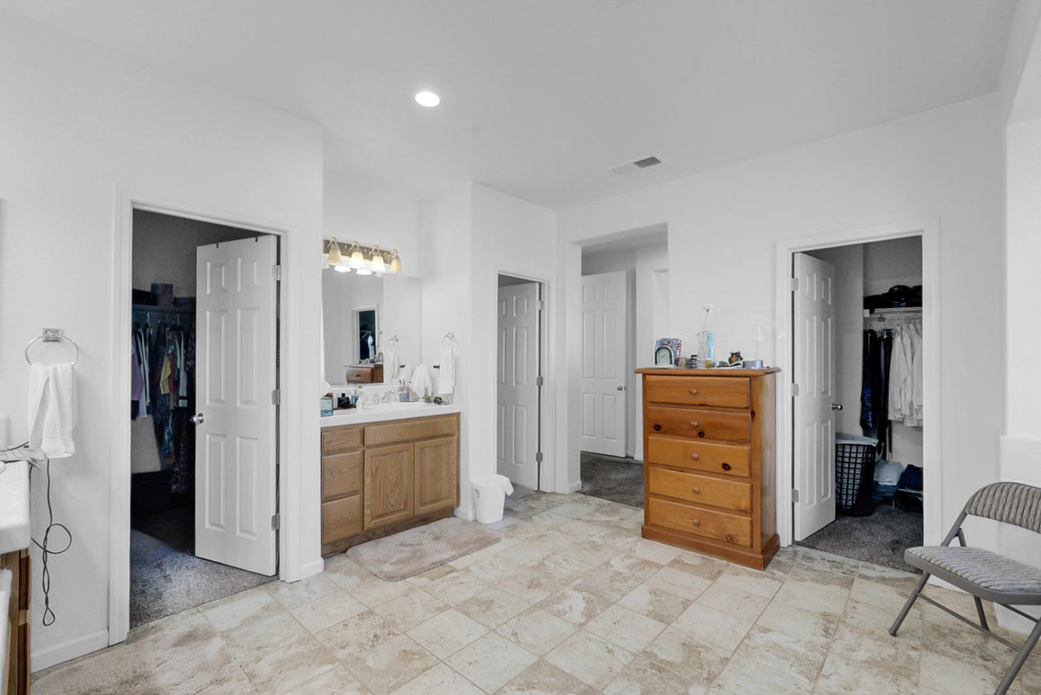 14005 Spyglass Cir, Chowchilla, CA 93610
