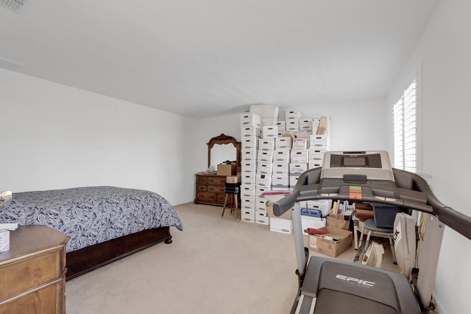 14005 Spyglass Cir, Chowchilla, CA 93610