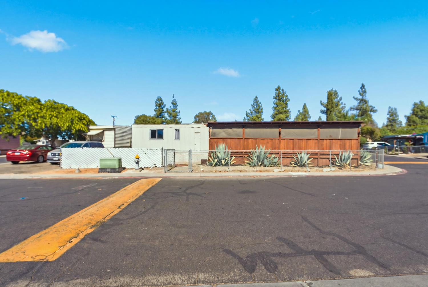 3054 N Mosswood Dr, Fresno, CA 93722