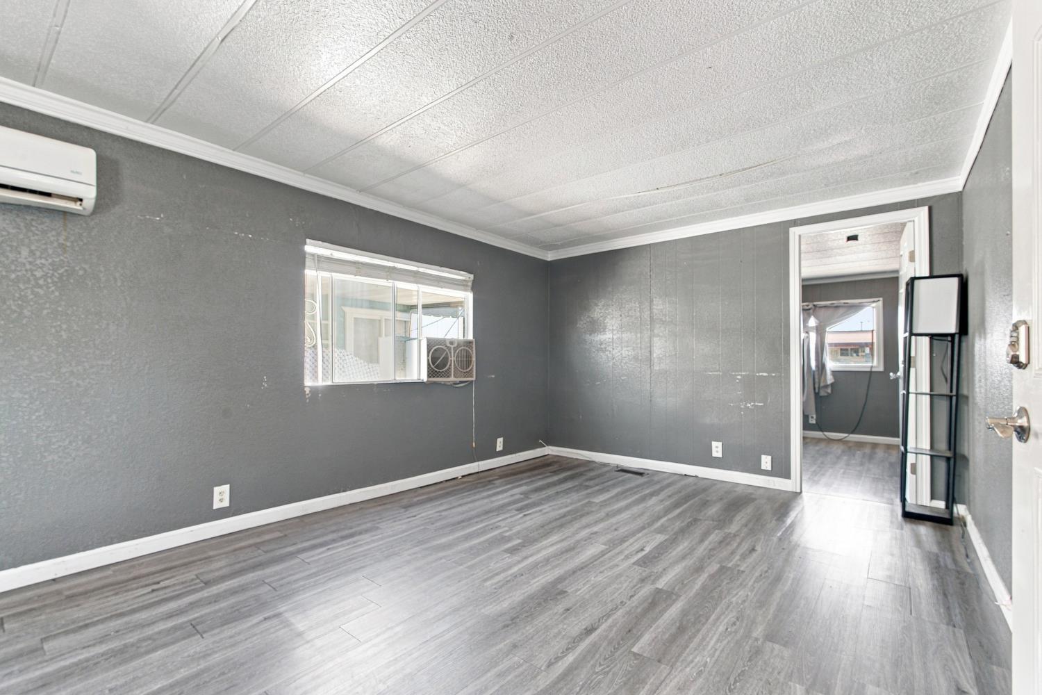 3054 N Mosswood Dr, Fresno, CA 93722