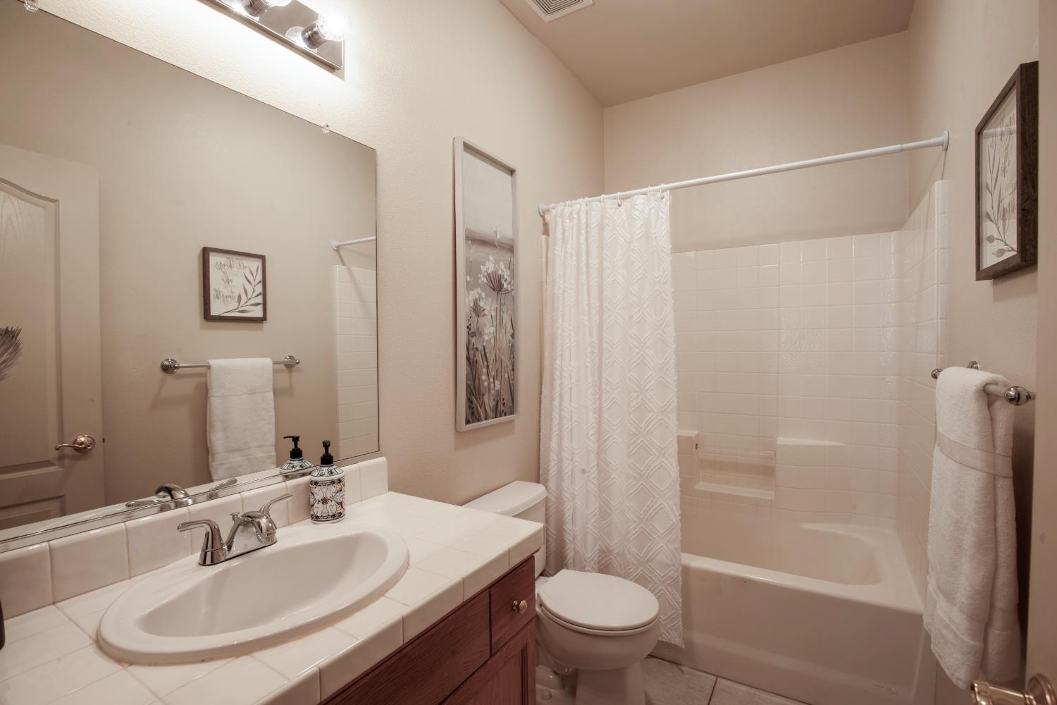 2717 San Gabriel Ave, Clovis, CA 93611