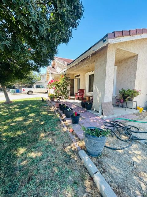 22332 2nd Ct, San Joaquin, CA 93660