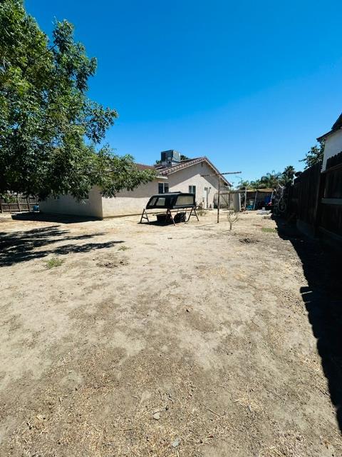 22332 2nd Ct, San Joaquin, CA 93660