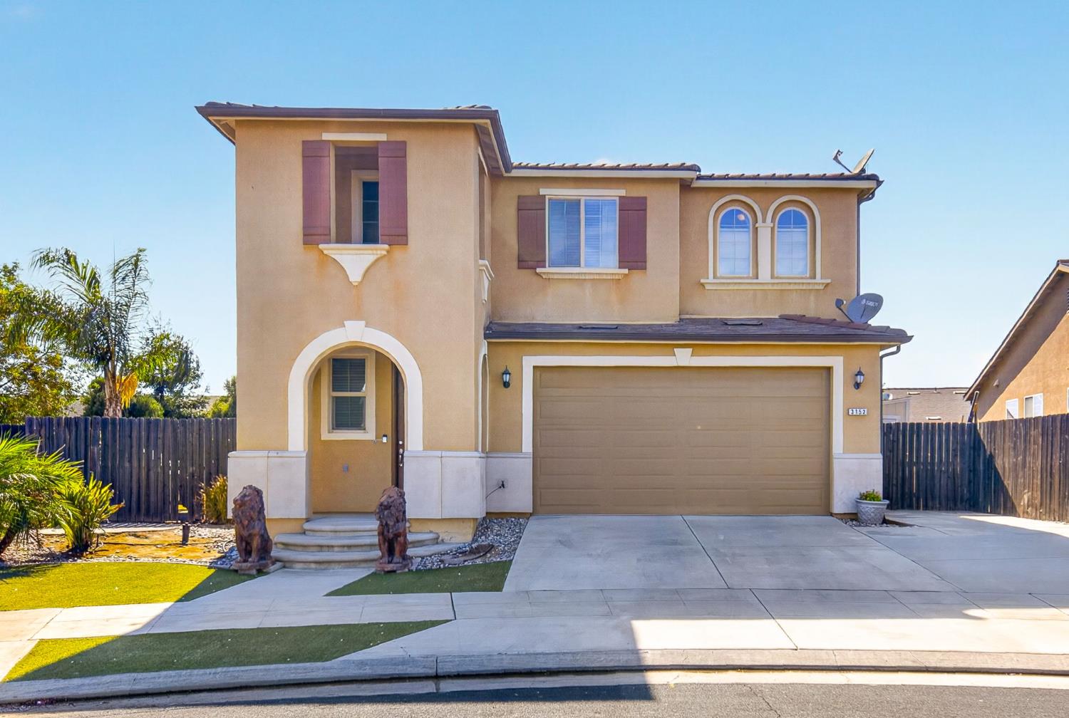 3152 Maine Ave, Clovis, CA 93619