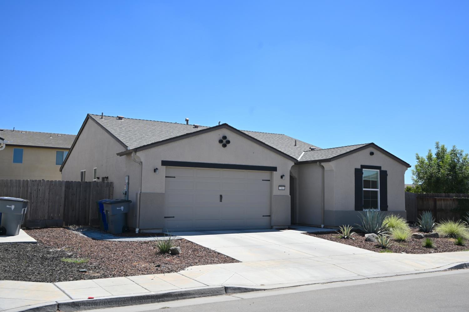 7383 E Homan Ave, Fresno, CA 93737
