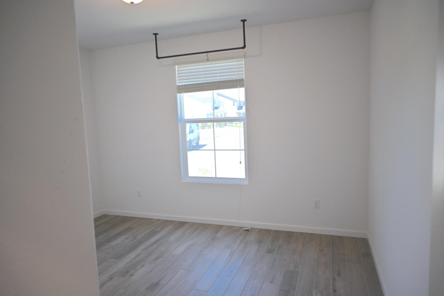 7383 E Homan Ave, Fresno, CA 93737