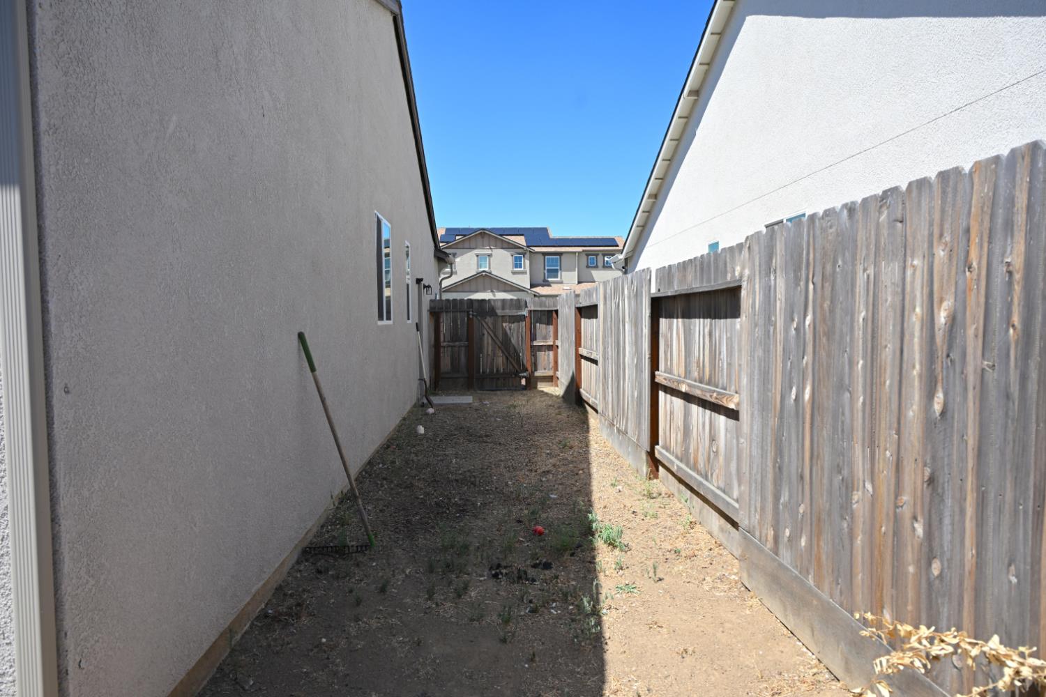 7383 E Homan Ave, Fresno, CA 93737