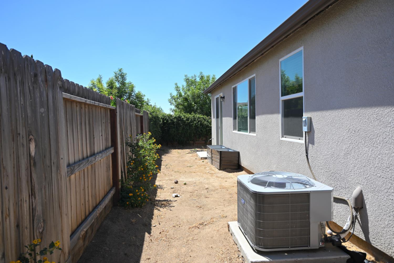 7383 E Homan Ave, Fresno, CA 93737
