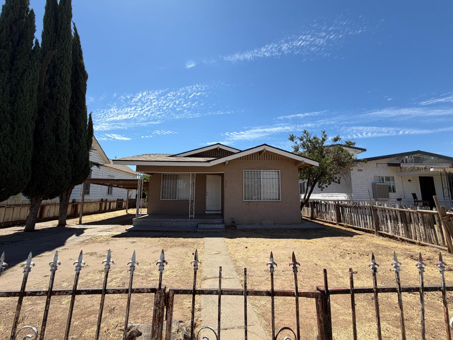 232 Hull Ave, Madera, CA 93638