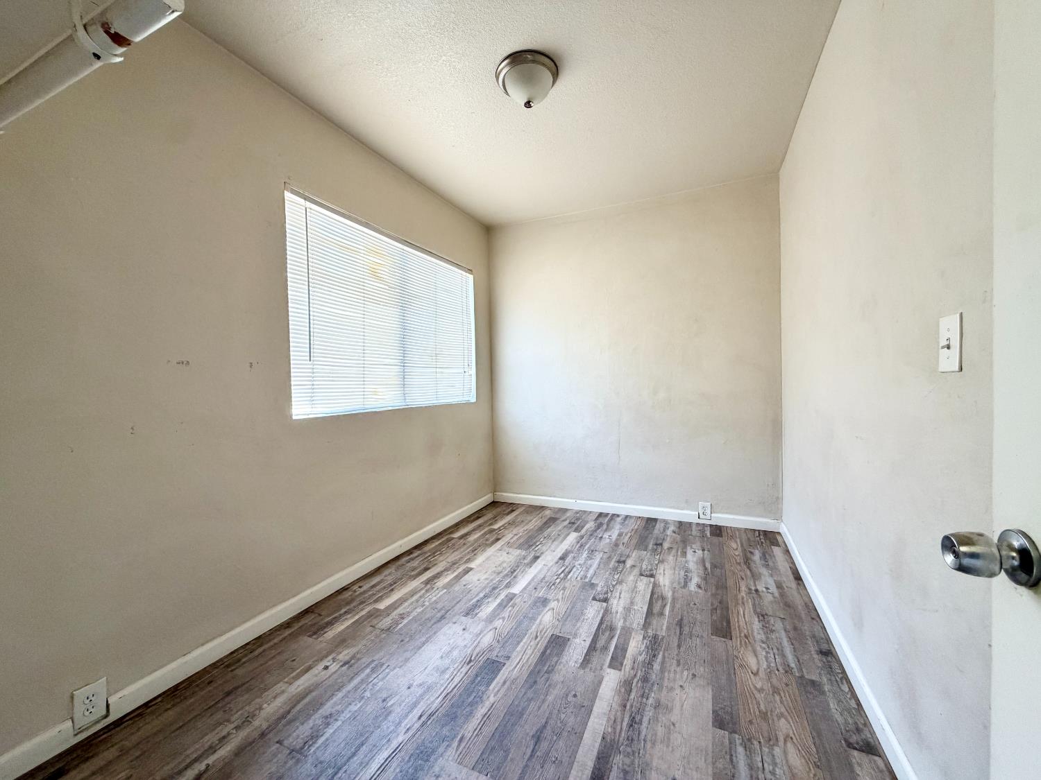 232 Hull Ave, Madera, CA 93638
