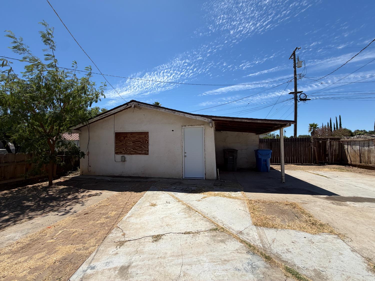 232 Hull Ave, Madera, CA 93638