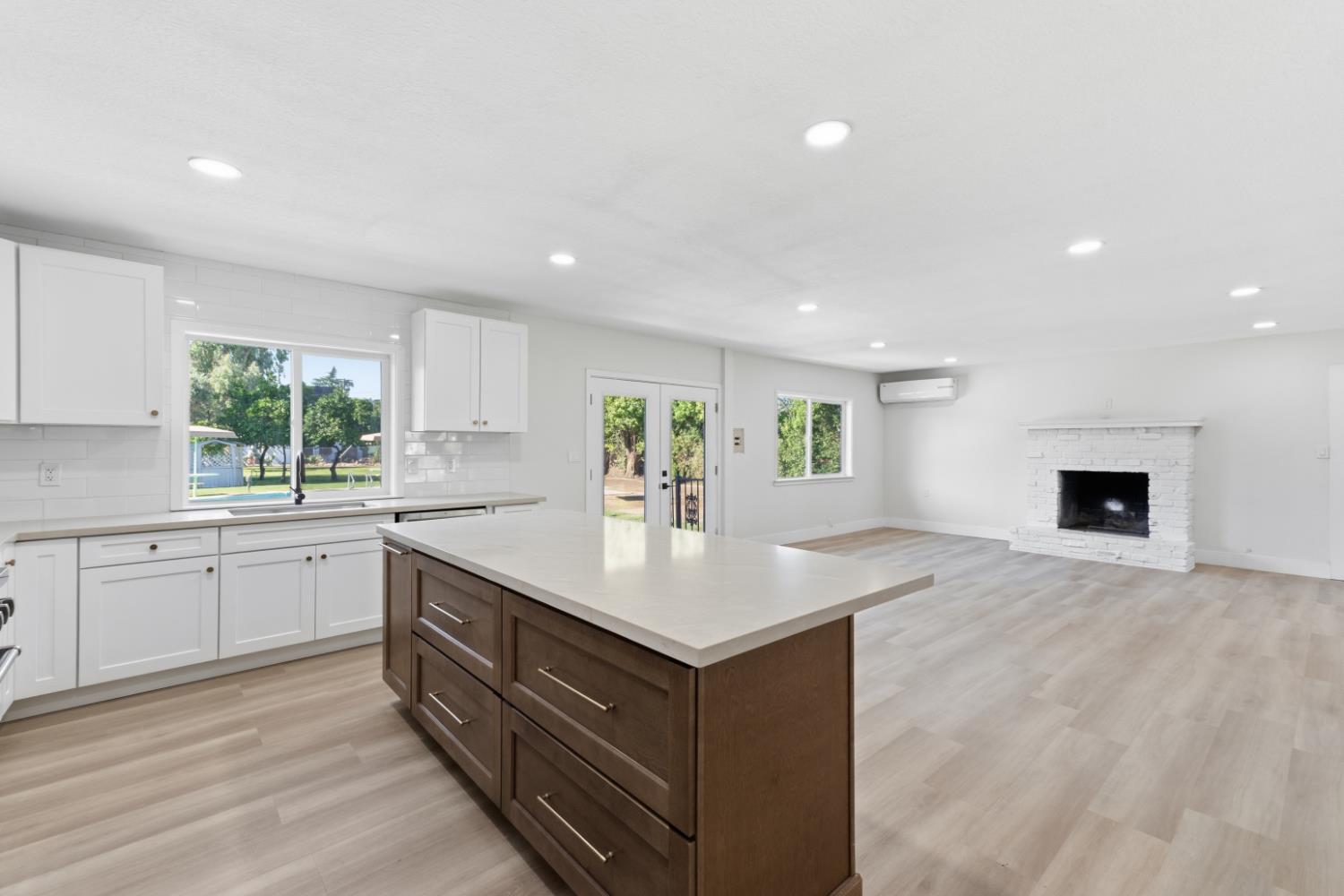 5421 E Liberty Ave, Fresno, CA 93727