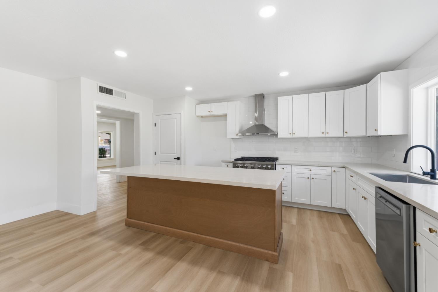 5421 E Liberty Ave, Fresno, CA 93727