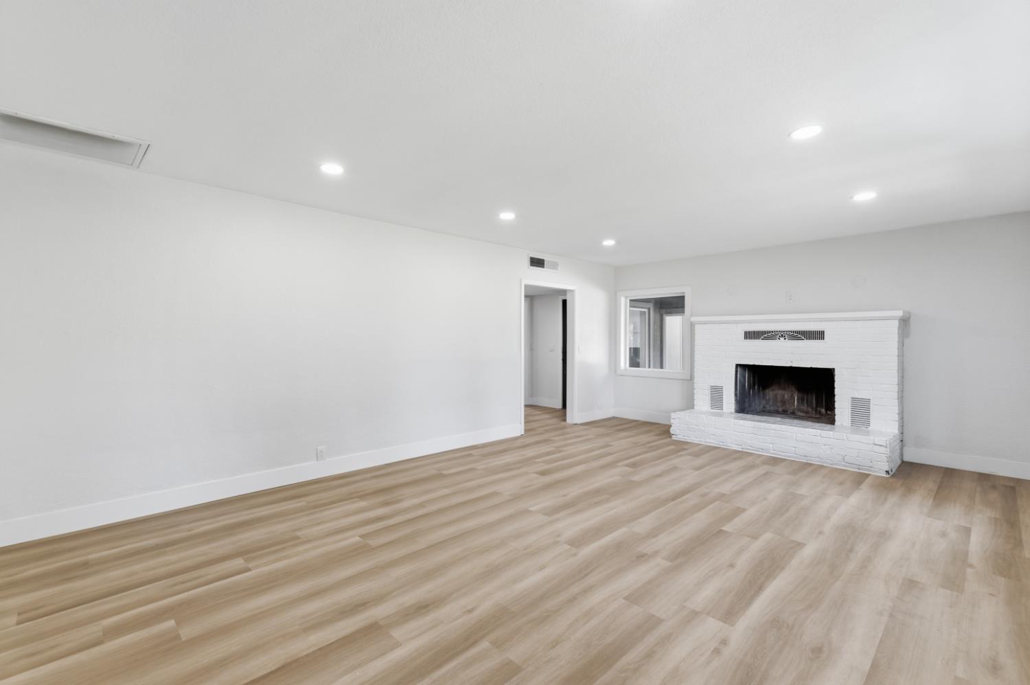 5421 E Liberty Ave, Fresno, CA 93727