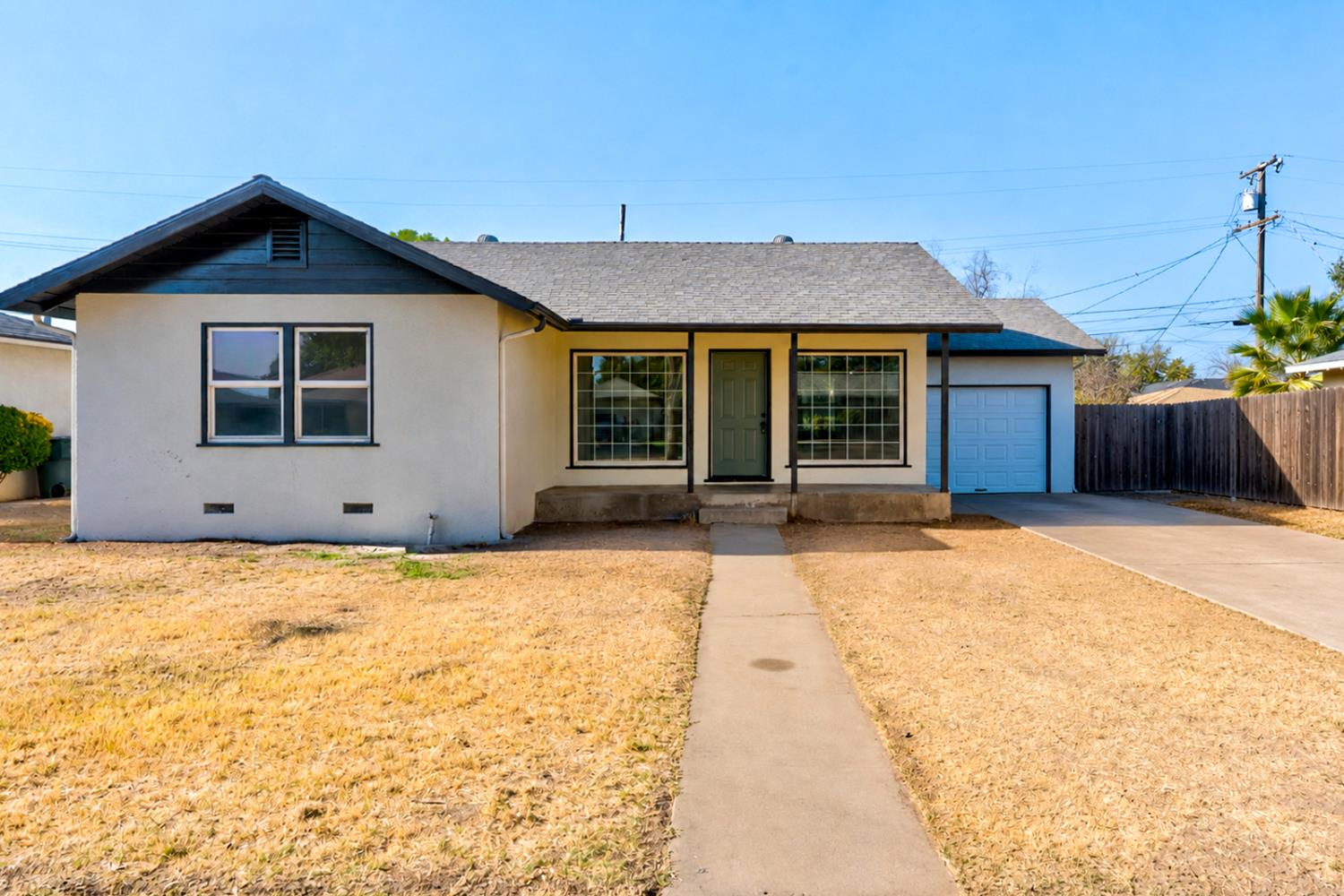 1442 W Flint Way, Fresno, CA 93705
