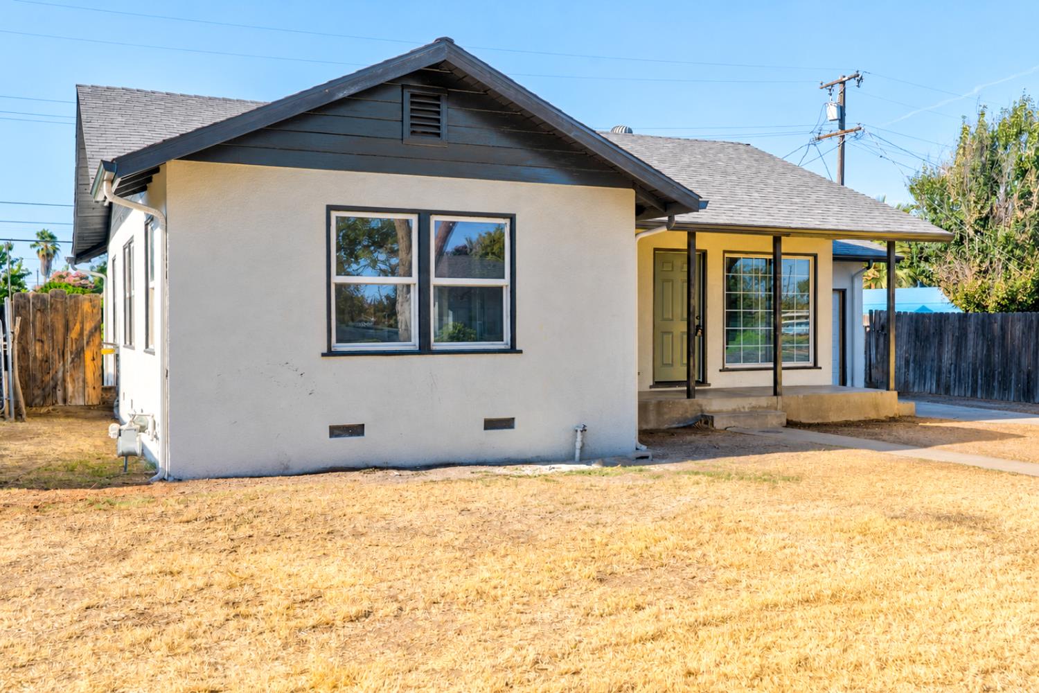 1442 W Flint Way, Fresno, CA 93705