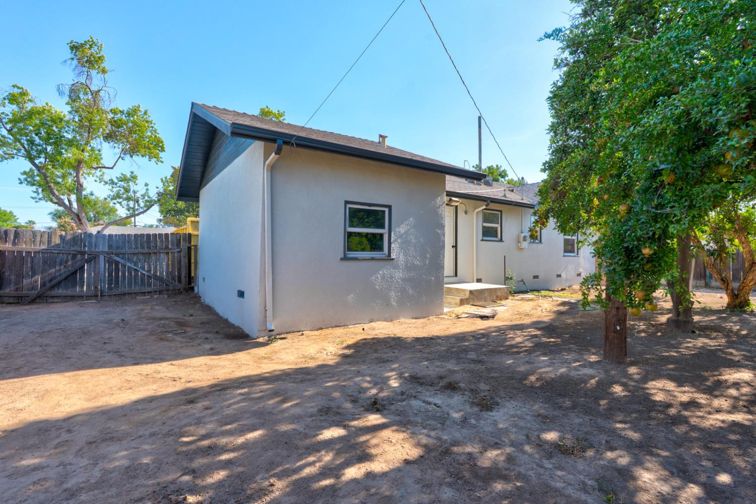 1442 W Flint Way, Fresno, CA 93705