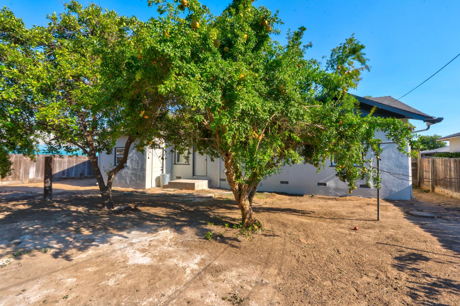 1442 W Flint Way, Fresno, CA 93705