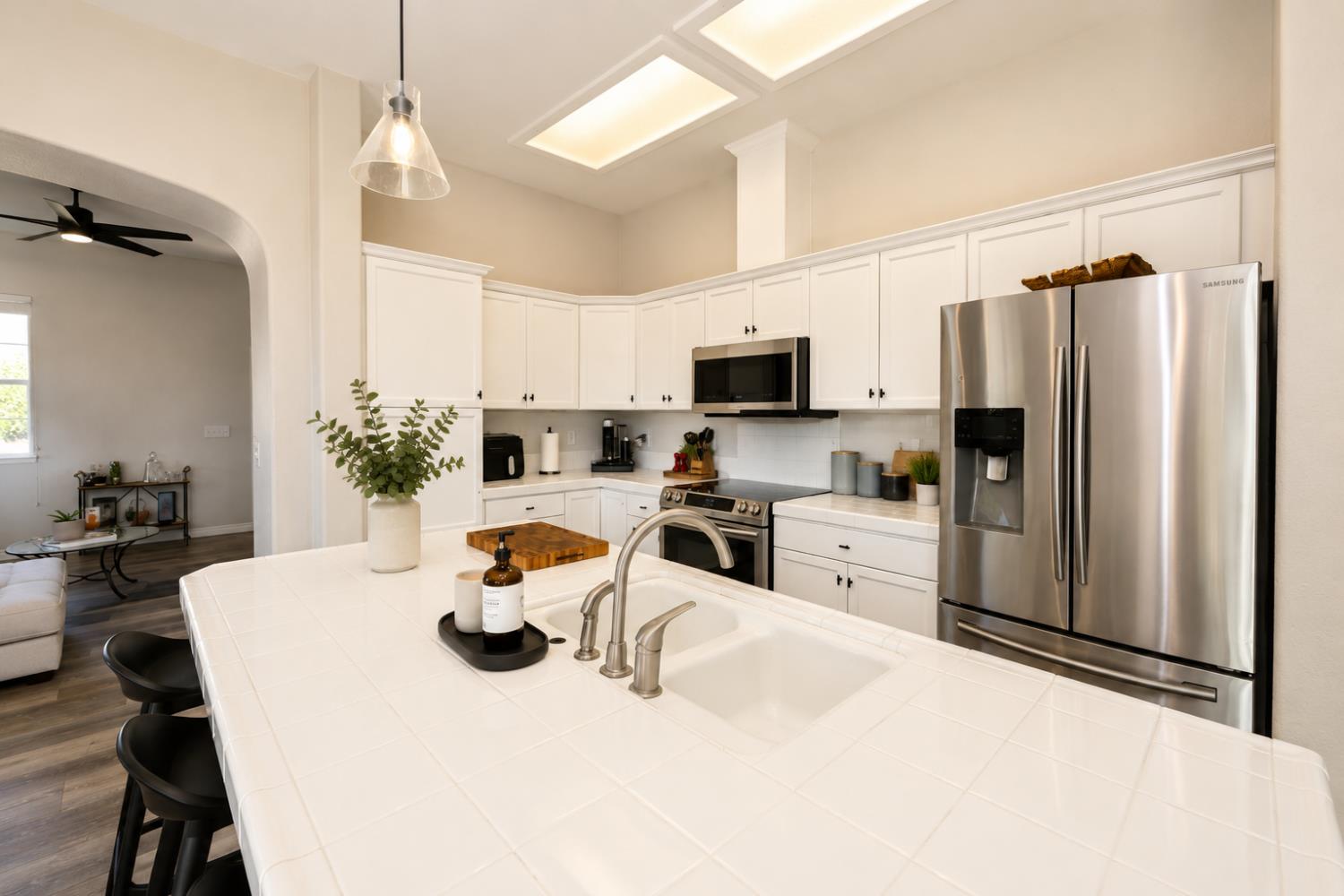 3693 W Persimmon Ln, Fresno, CA 93711