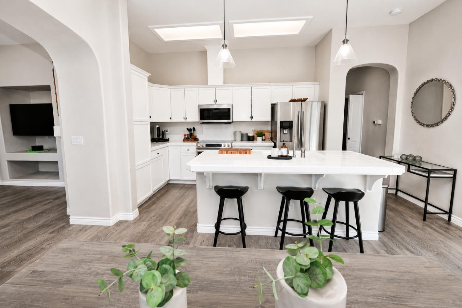 3693 W Persimmon Ln, Fresno, CA 93711