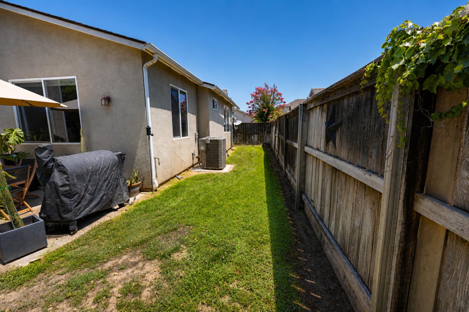 3693 W Persimmon Ln, Fresno, CA 93711