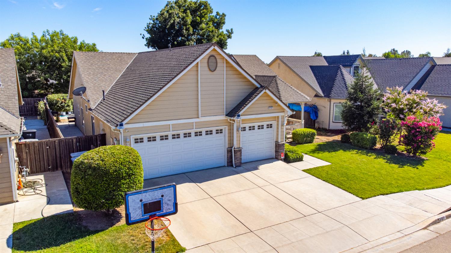 5157 W Hunter Ave, Fresno, CA 93722