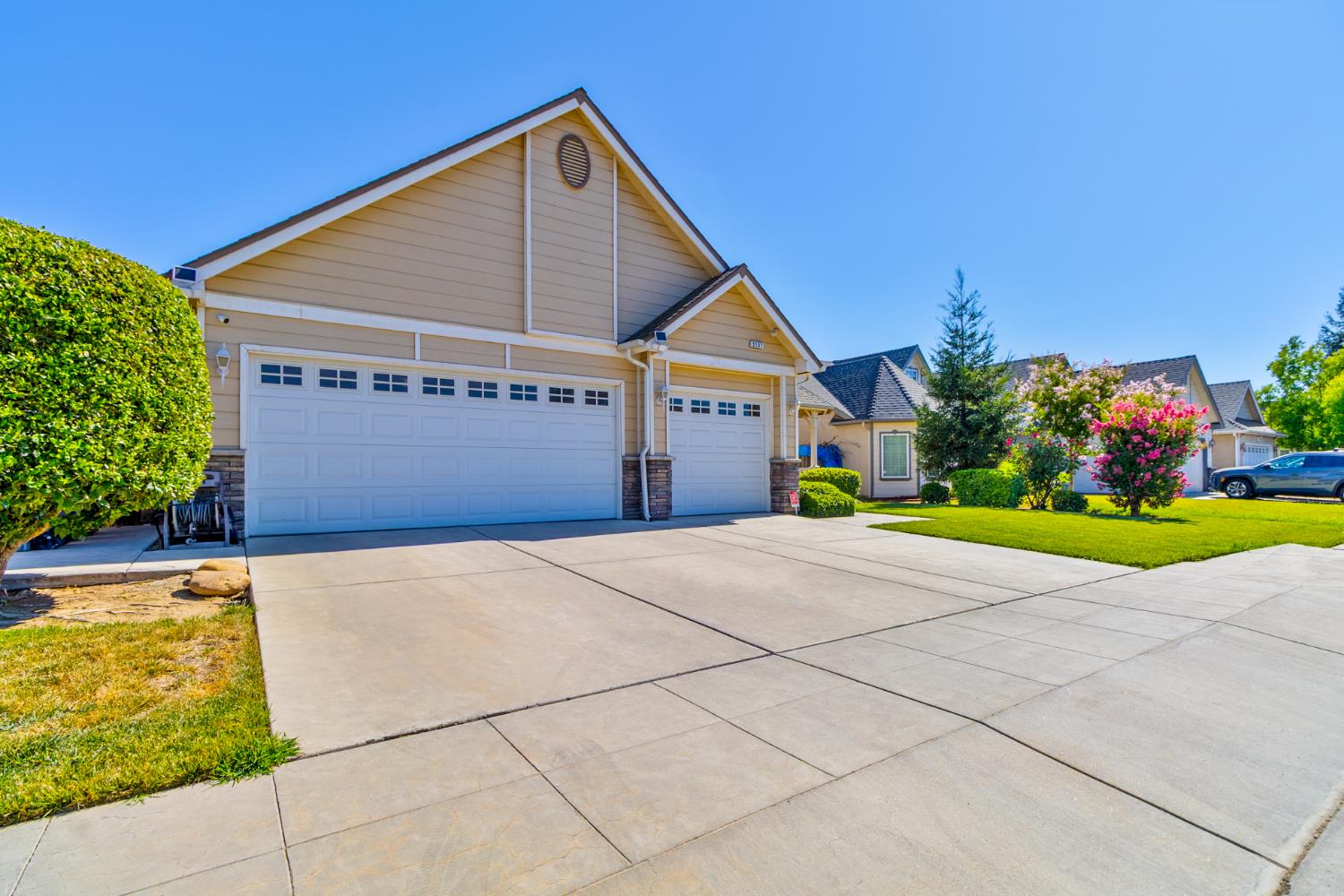 5157 W Hunter Ave, Fresno, CA 93722