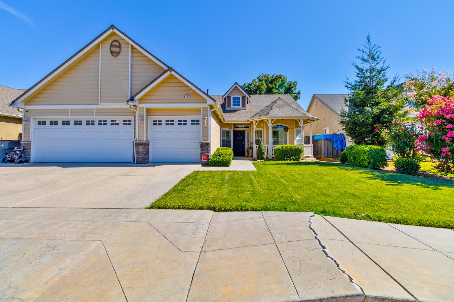 5157 W Hunter Ave, Fresno, CA 93722