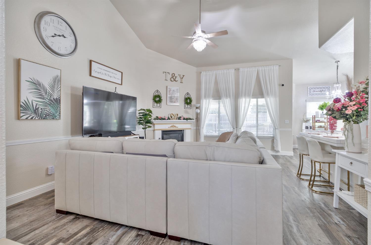 5157 W Hunter Ave, Fresno, CA 93722