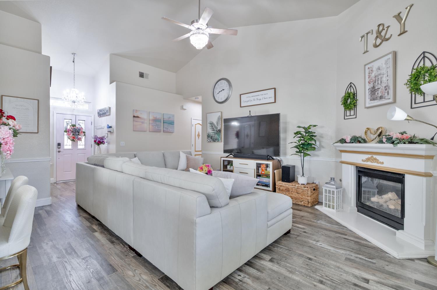 5157 W Hunter Ave, Fresno, CA 93722