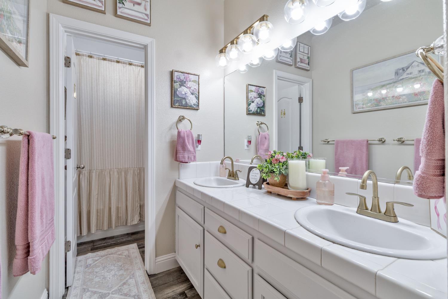 5157 W Hunter Ave, Fresno, CA 93722
