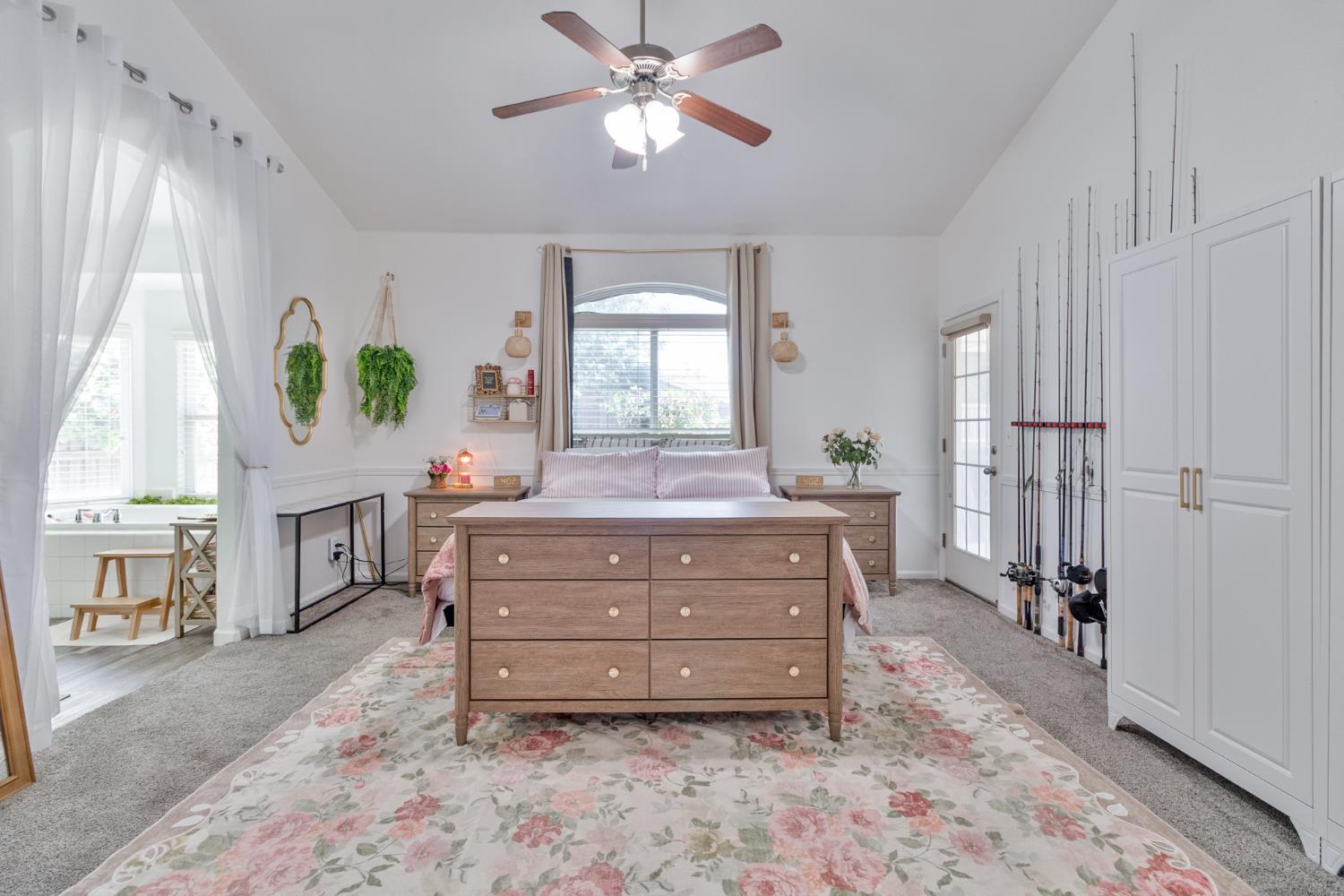 5157 W Hunter Ave, Fresno, CA 93722