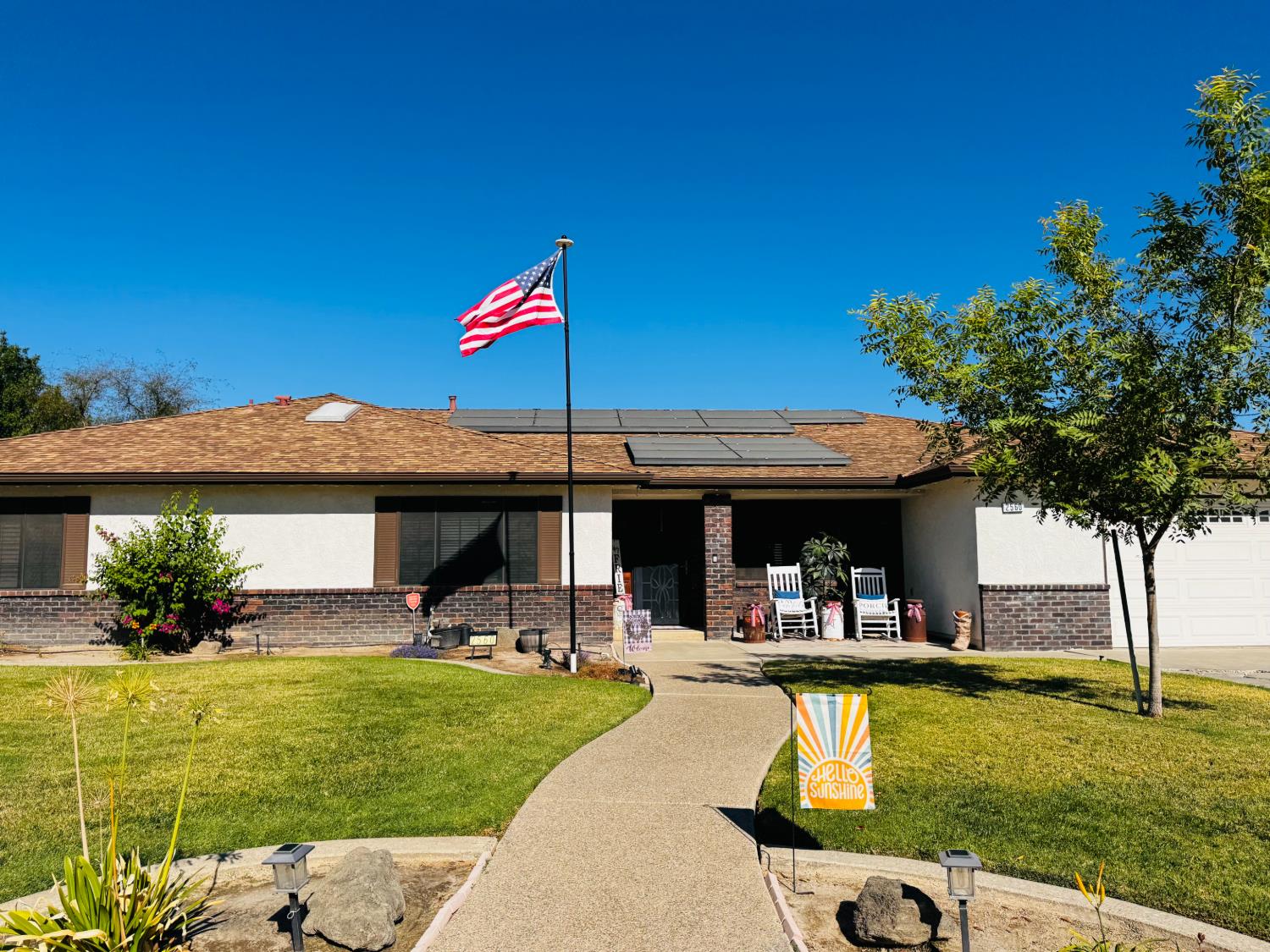2560 Chestnut St, Hanford, CA 93230