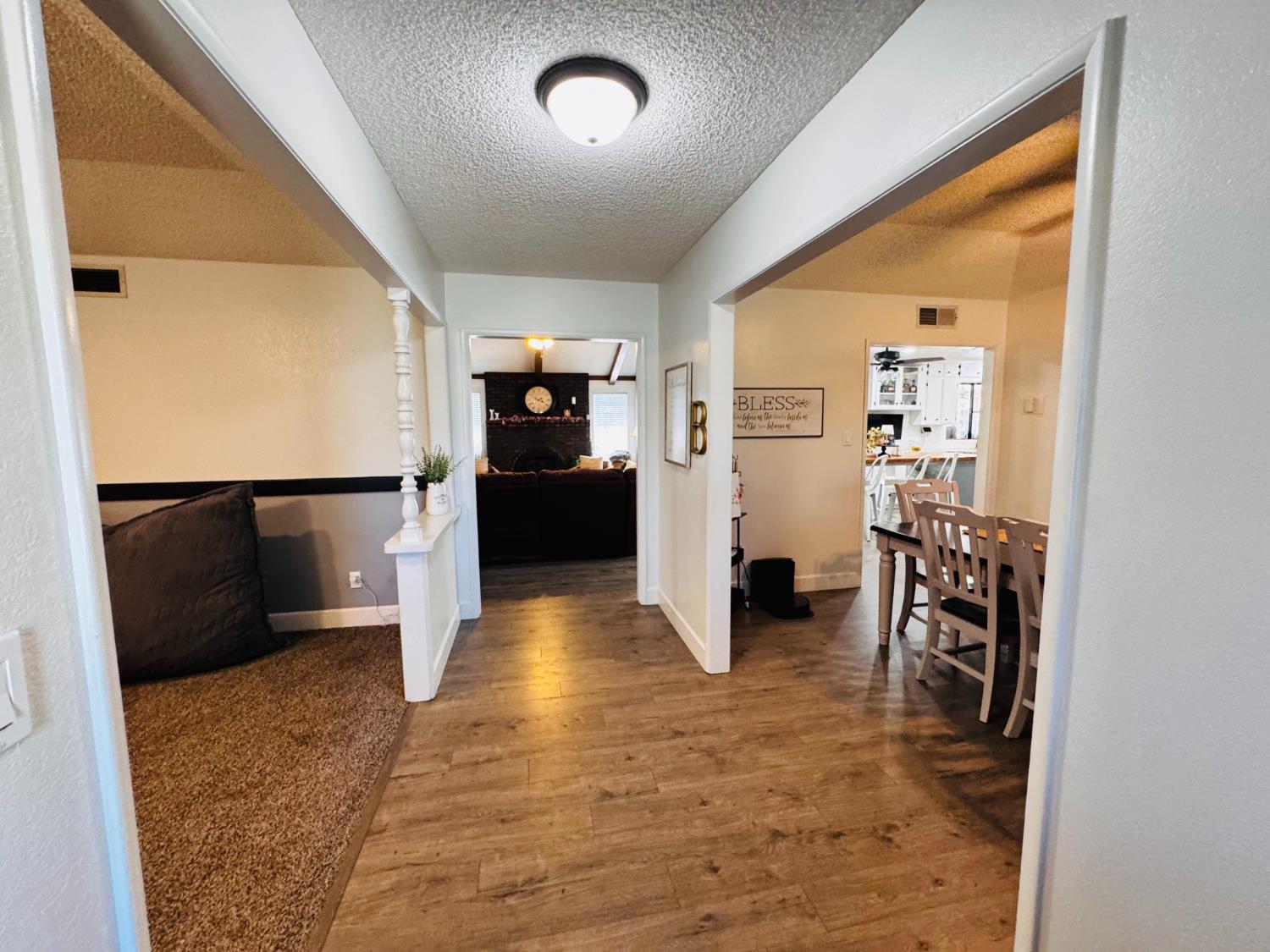 2560 Chestnut St, Hanford, CA 93230
