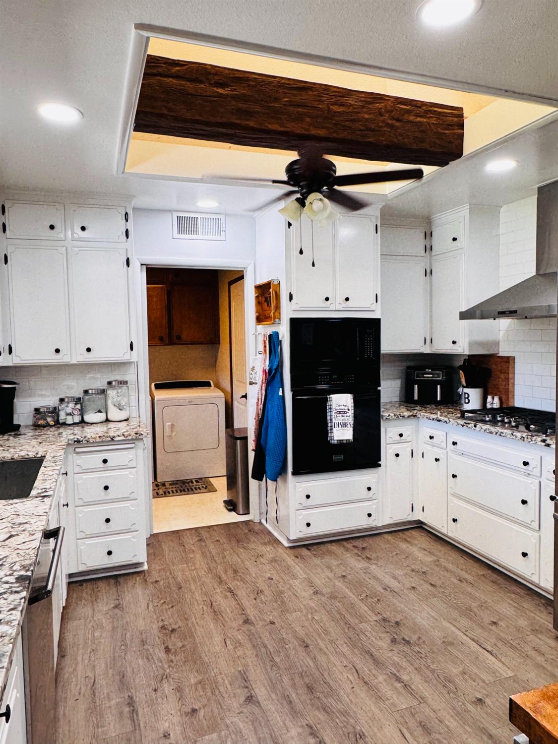 2560 Chestnut St, Hanford, CA 93230