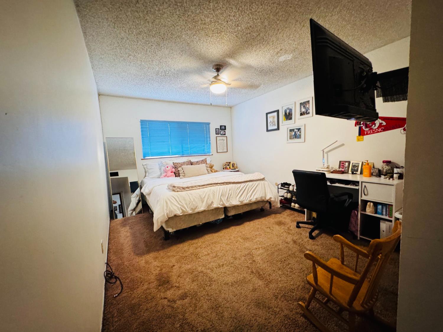 2560 Chestnut St, Hanford, CA 93230