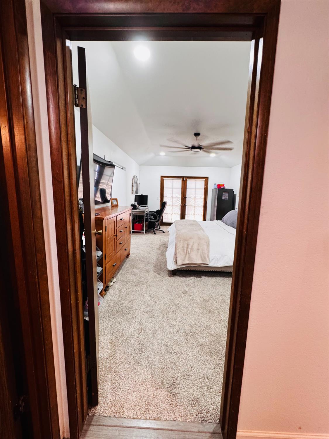 2560 Chestnut St, Hanford, CA 93230