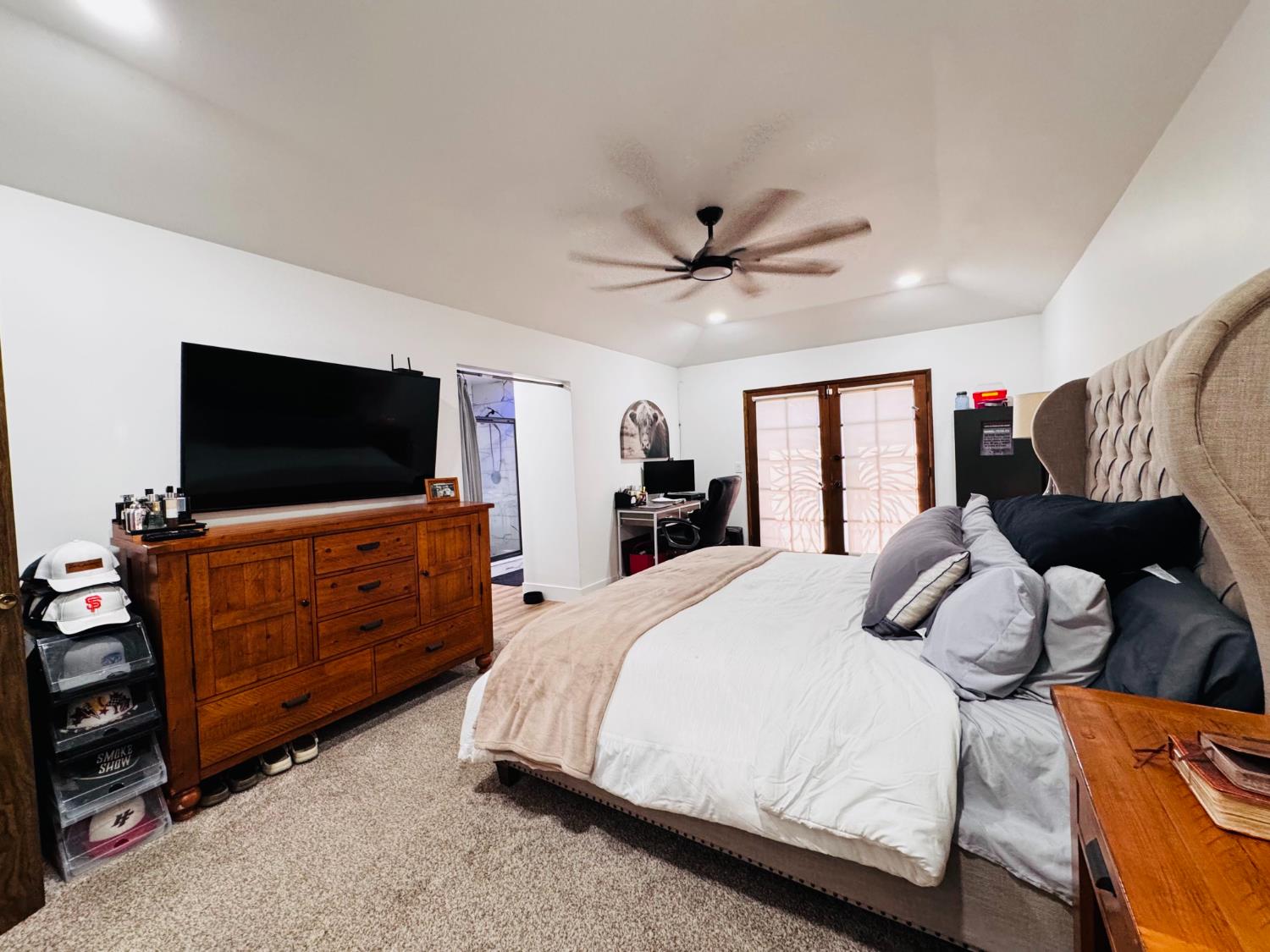 2560 Chestnut St, Hanford, CA 93230