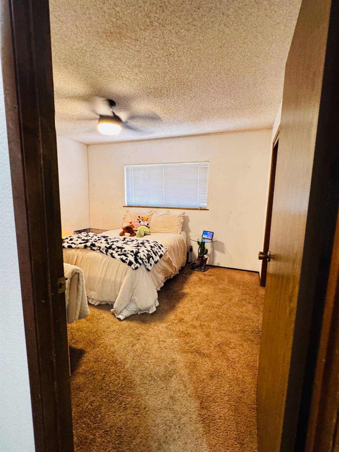 2560 Chestnut St, Hanford, CA 93230