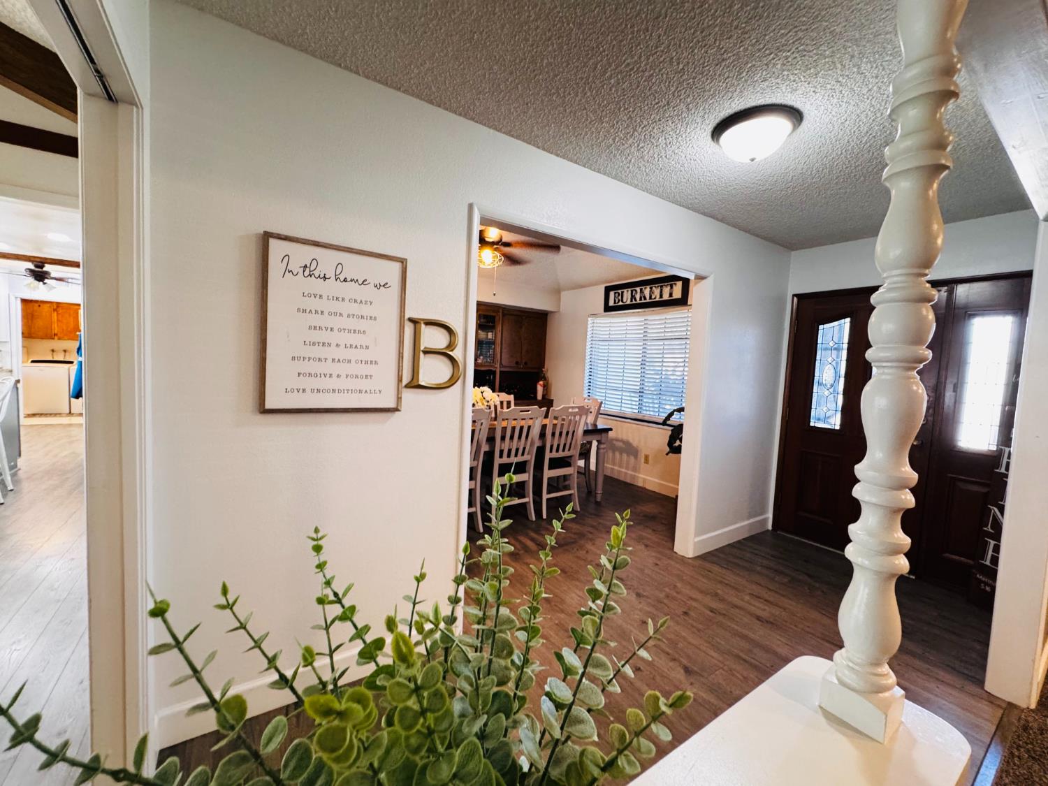 2560 Chestnut St, Hanford, CA 93230